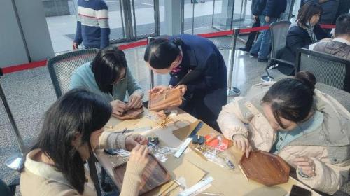 复古钟表手工制作指导_上海物业公司服务