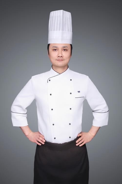 中企物业明星员工周吉_上海物业公司