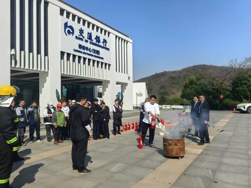 实操演练：使用灭火器_上海物业管理公司